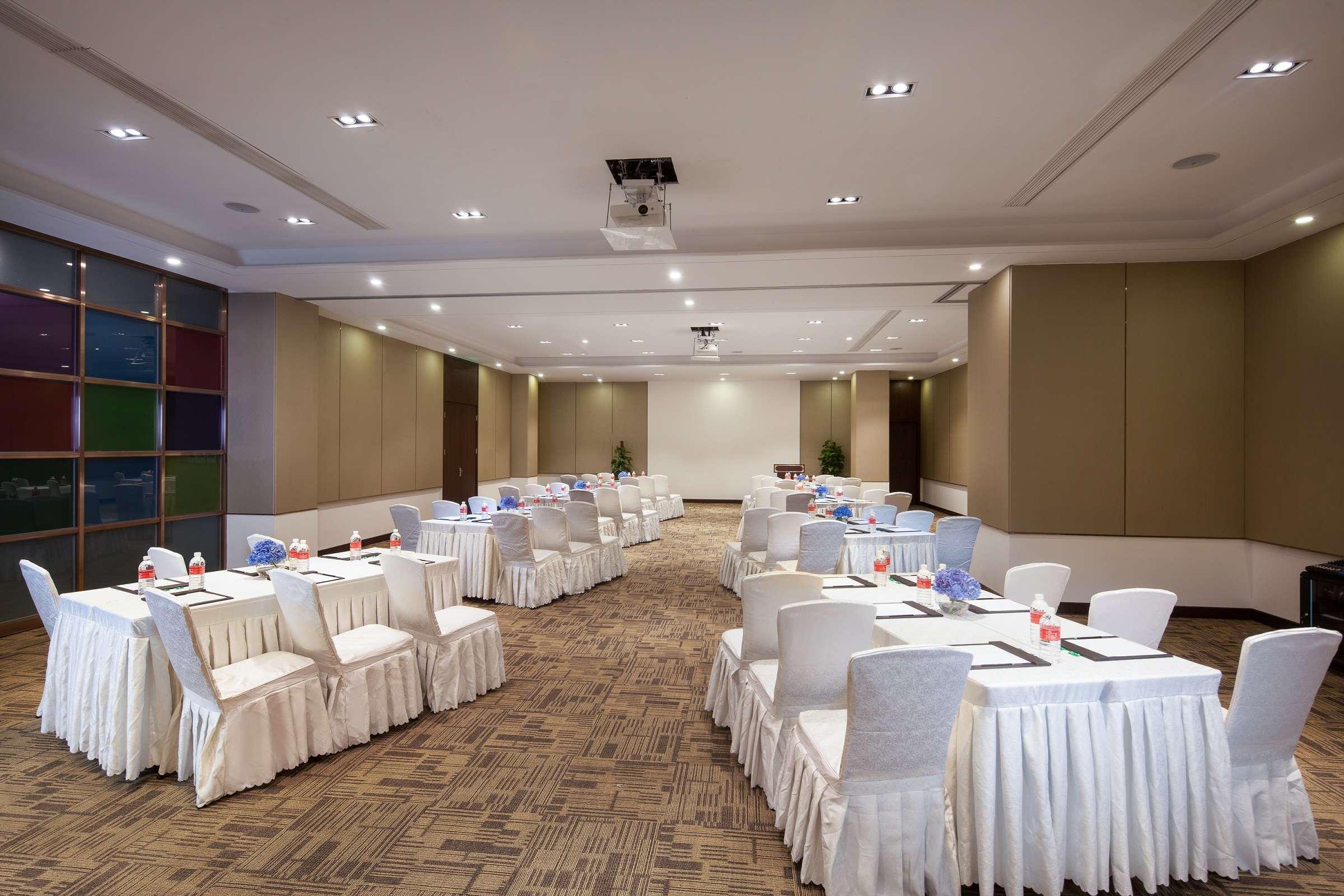 Ramada Shanghai Songjiang Экстерьер фото