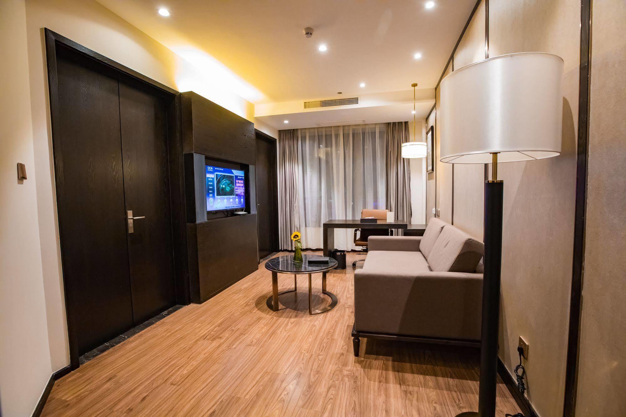 Ramada Shanghai Songjiang Экстерьер фото